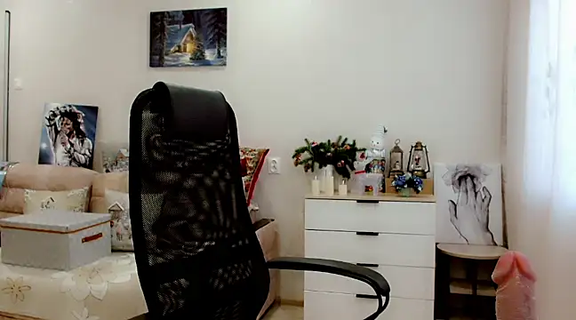 EveLove33 online show from February 17, 2025, 9:13 am