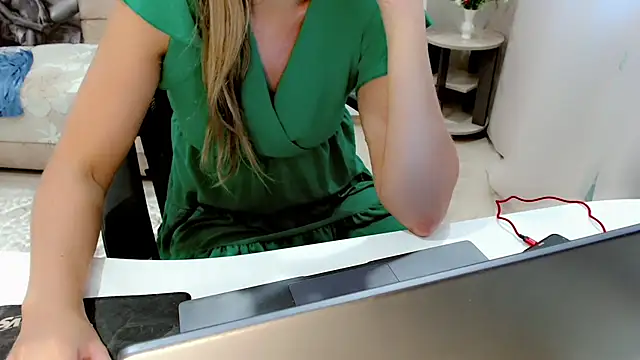 EveLove33 online show from September 17, 2025, 6:26 am