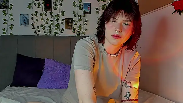 Snapshot of miss_Lizzy chatting on December 9, 2024, 1:07 am miss Lizzy online show from December 9, 2024, 1:07 am