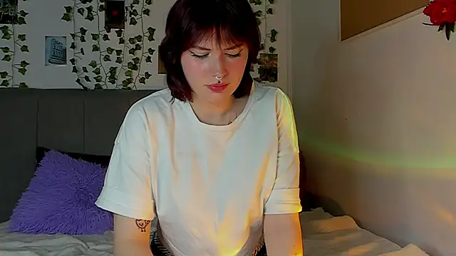Snapshot of miss_Lizzy chatting on December 14, 2024, 4:34 am miss Lizzy online show from December 14, 2024, 4:34 am