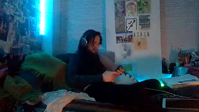 DownstairsSky online show from December 24, 2024, 6:33 am