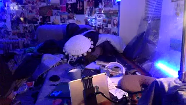 DownstairsSky online show from January 31, 2025, 9:05 am