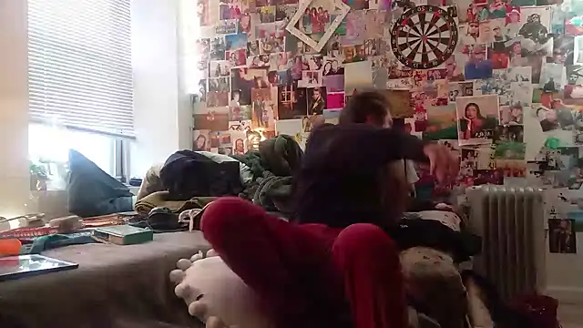 DownstairsSky online show from January 31, 2025, 1:02 pm