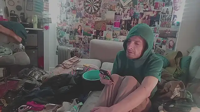 DownstairsSky online show from February 4, 2025, 2:49 am