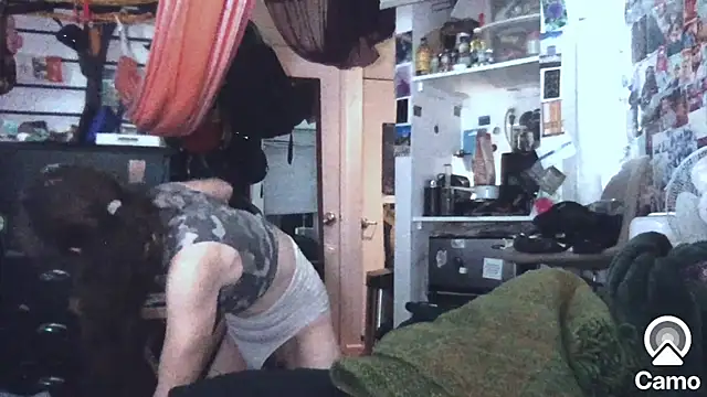 DownstairsSky online show from October 9, 2025, 4:10 am