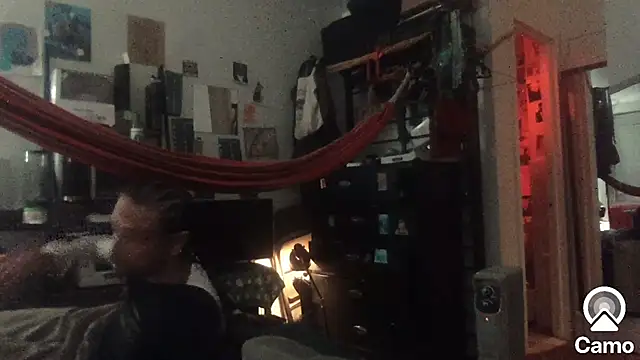 DownstairsSky online show from November 7, 2025, 8:36 am