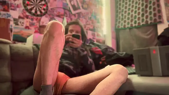 DownstairsSky online show from February 1, 2026, 6:56 am