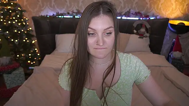 EmmyCharmm online show from December 23, 2024, 9:49 am