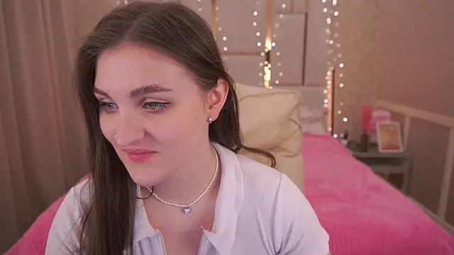 EmmyCharmm online show from September 15, 2025, 5:51 am