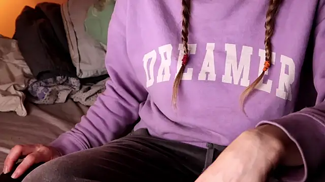 xxpixeyxx online show from March 7, 2025, 12:01 pm