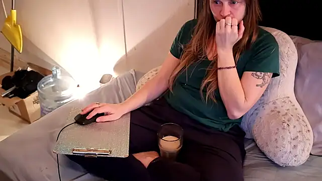 xxpixeyxx online show from November 15, 2025, 11:32 pm