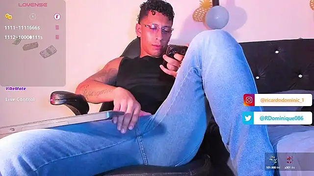 Snapshot of FuckHardlove chatting on December 20, 2024, 12:41 am FuckHardlove online show from December 20, 2024, 12:41 am