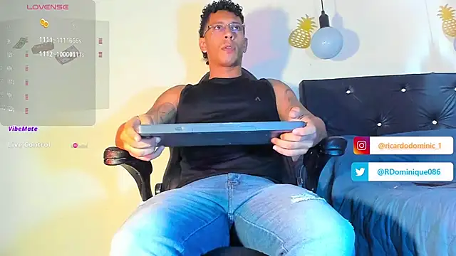 Snapshot of FuckHardlove chatting on December 20, 2024, 3:42 pm FuckHardlove online show from December 20, 2024, 3:42 pm