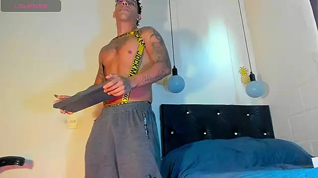 Snapshot of FuckHardlove chatting on December 24, 2024, 2:22 pm FuckHardlove online show from December 24, 2024, 2:22 pm