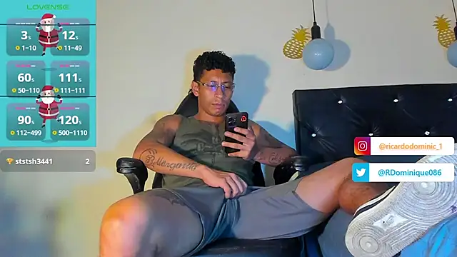 Snapshot of FuckHardlove chatting on December 29, 2024, 3:33 am FuckHardlove online show from December 29, 2024, 3:33 am