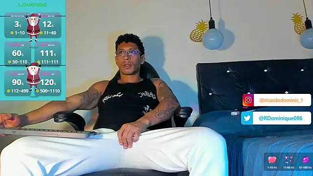 Snapshot of FuckHardlove chatting on December 30, 2024, 4:20 am FuckHardlove online show from December 30, 2024, 4:20 am