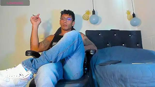 Snapshot of FuckHardlove chatting on December 31, 2024, 6:24 pm FuckHardlove online show from December 31, 2024, 6:24 pm