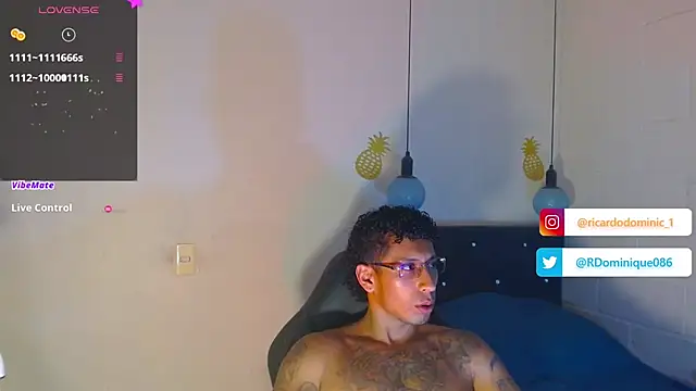 Snapshot of FuckHardlove chatting on January 1, 2025, 3:45 am FuckHardlove online show from January 1, 2025, 3:45 am