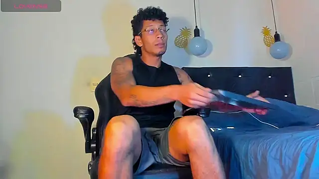 Snapshot of FuckHardlove chatting on January 6, 2025, 10:58 pm FuckHardlove online show from January 6, 2025, 10:58 pm