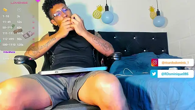 Snapshot of FuckHardlove chatting on January 28, 2025, 2:53 am FuckHardlove online show from January 28, 2025, 2:53 am