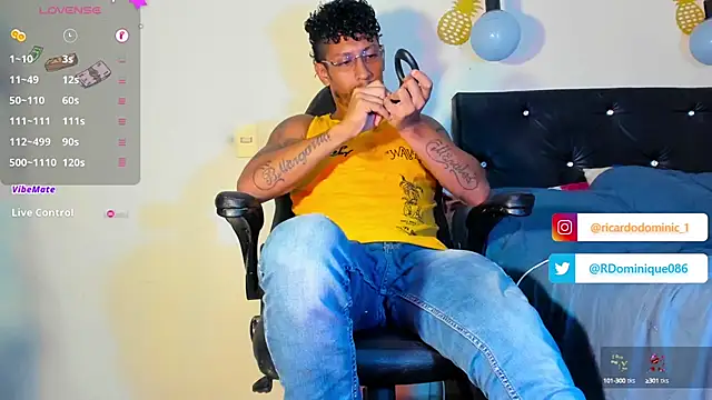 Snapshot of FuckHardlove chatting on February 1, 2025, 2:37 am FuckHardlove online show from February 1, 2025, 2:37 am