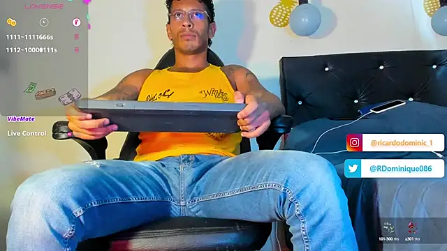 Snapshot of FuckHardlove chatting on February 1, 2025, 7:44 pm FuckHardlove online show from February 1, 2025, 7:44 pm