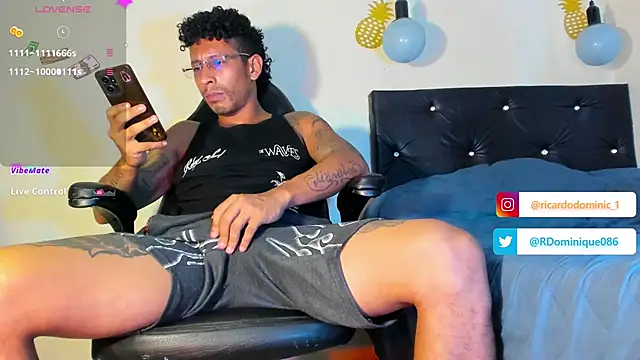 Snapshot of FuckHardlove chatting on February 2, 2025, 10:39 pm FuckHardlove online show from February 2, 2025, 10:39 pm