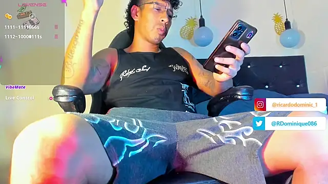 Snapshot of FuckHardlove chatting on February 3, 2025, 2:36 am FuckHardlove online show from February 3, 2025, 2:36 am