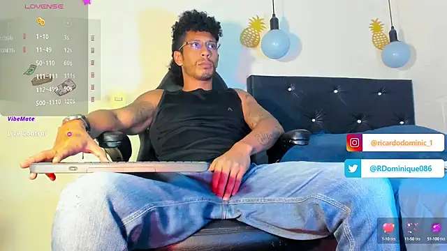 Snapshot of FuckHardlove chatting on February 9, 2025, 2:38 am FuckHardlove online show from February 9, 2025, 2:38 am