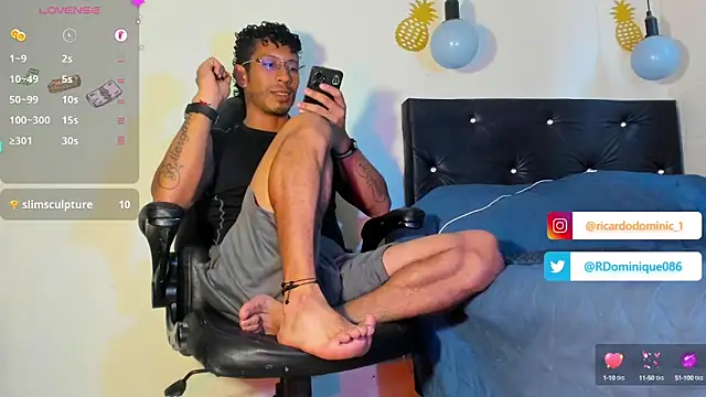 Snapshot of FuckHardlove chatting on February 12, 2025, 10:26 pm FuckHardlove online show from February 12, 2025, 10:26 pm