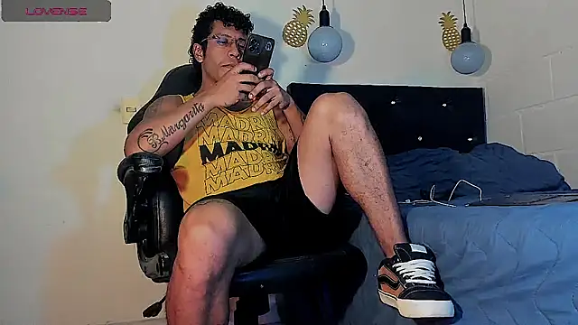 Snapshot of FuckHardlove chatting on March 10, 2025, 3:45 am FuckHardlove online show from March 10, 2025, 3:45 am