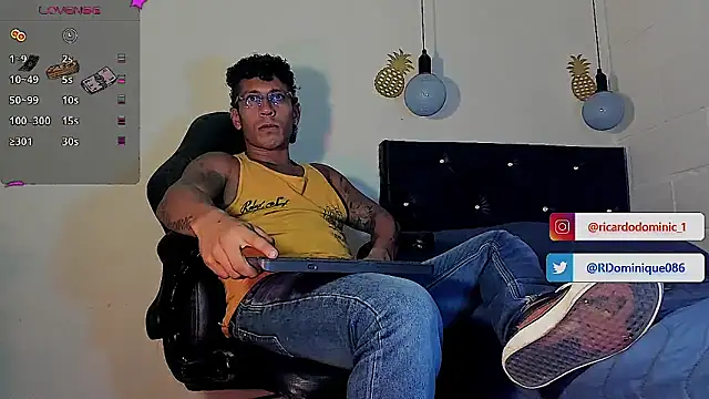 Snapshot of FuckHardlove chatting on March 17, 2025, 3:14 am FuckHardlove online show from March 17, 2025, 3:14 am