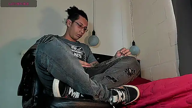 Snapshot of FuckHardlove chatting on September 23, 2025, 6:44 pm FuckHardlove online show from September 23, 2025, 6:44 pm