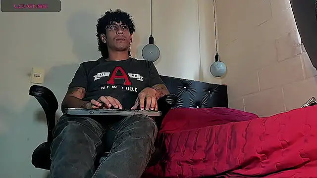 Snapshot of FuckHardlove chatting on September 26, 2025, 6:12 pm FuckHardlove online show from September 26, 2025, 6:12 pm