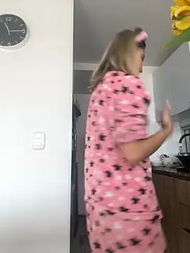 Snapshot of Ameellie chatting on September 23, 2025, 3:26 pm Ameellie online show from September 23, 2025, 3:26 pm