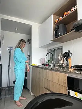 Snapshot of Ameellie chatting on October 8, 2025, 3:42 pm Ameellie online show from October 8, 2025, 3:42 pm