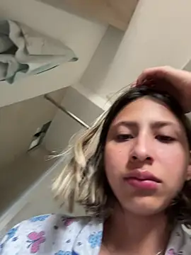 Snapshot of Ameellie chatting on November 22, 2025, 4:06 pm Ameellie online show from November 22, 2025, 4:06 pm