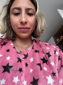 Snapshot of Ameellie chatting on December 3, 2025, 4:27 pm Ameellie online show from December 3, 2025, 4:27 pm