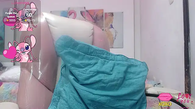 alegriamartinez online show from October 6, 2025, 7:33 pm