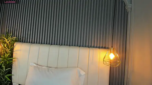 SaraRiley online show from December 1, 2025, 10:48 pm