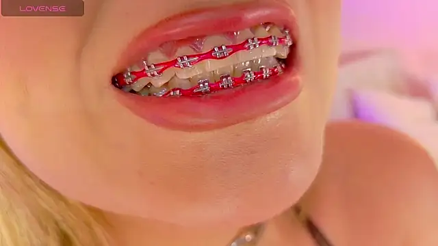 Snapshot of alison_collins chatting on March 1, 2026, 12:51 pm alison collins online show from March 1, 2026, 12:51 pm