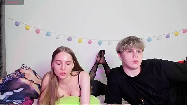 Emily and Ilumi online show from December 27, 2024, 11:31 pm