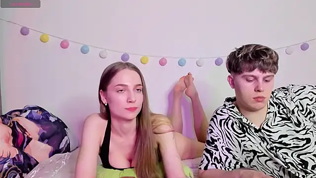 Emily and Ilumi online show from January 3, 2025, 4:00 am