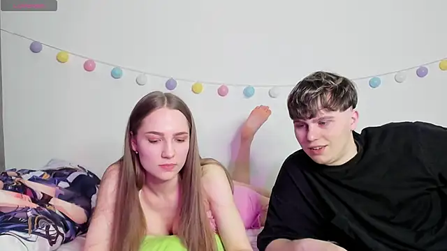 Emily and Ilumi online show from January 4, 2025, 12:37 am