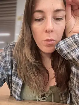 Snapshot of MommmyYummy chatting on September 15, 2025, 7:30 am MommmyYummy online show from September 15, 2025, 7:30 am