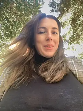 Snapshot of MommmyYummy chatting on September 25, 2025, 9:35 am MommmyYummy online show from September 25, 2025, 9:35 am
