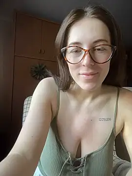 MommmyYummy online show from July 29, 2026, 3:48 am