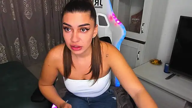 EveEvian online show from January 24, 2025, 3:24 pm