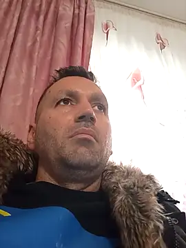 Snapshot of florin421 chatting on February 23, 2026, 8:44 am florin421 online show from February 23, 2026, 8:44 am