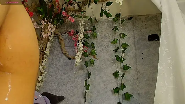 Snapshot of Cloe_Leee chatting on November 26, 2025, 6:25 am Cloe Leee online show from November 26, 2025, 6:25 am